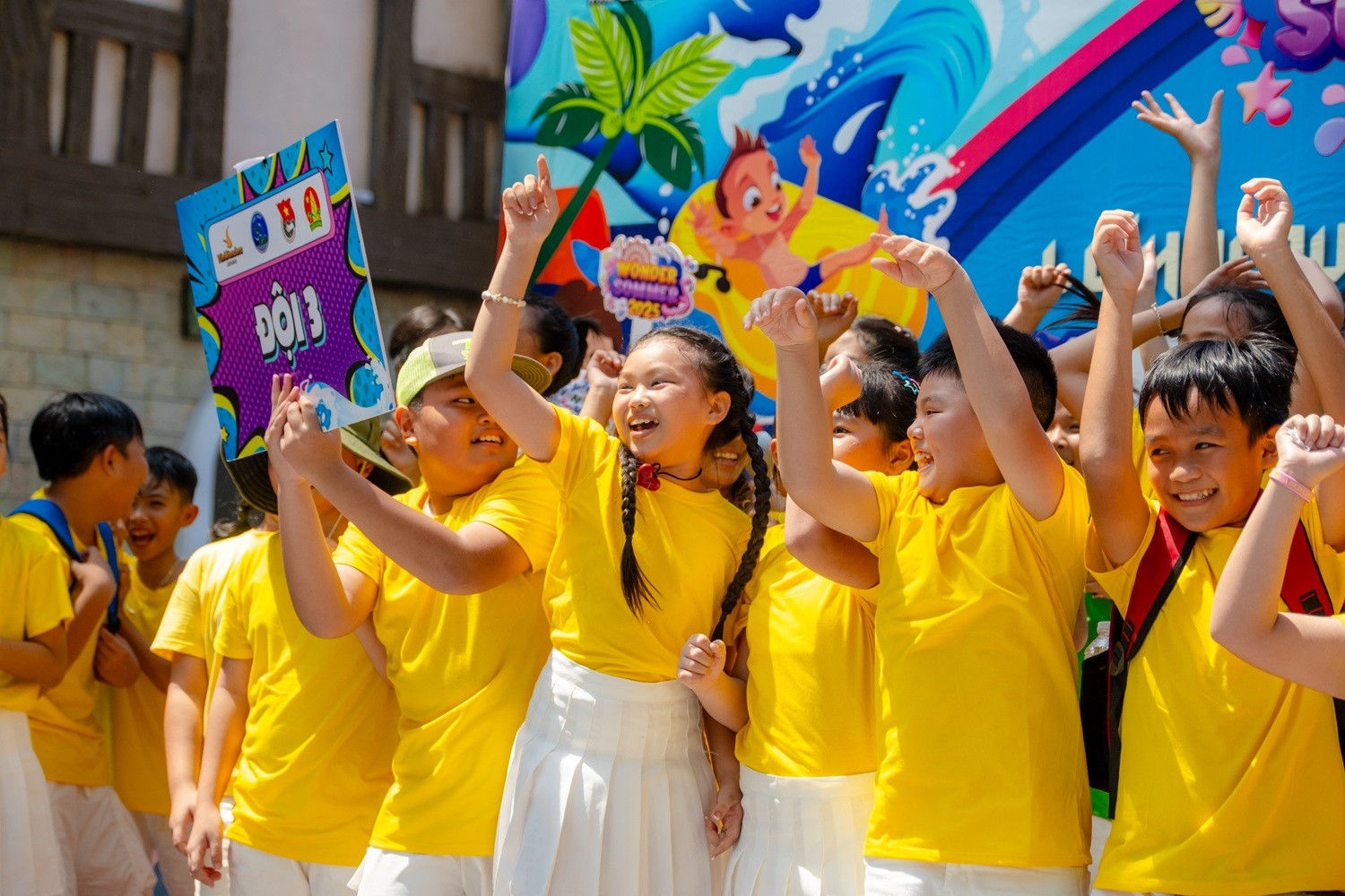 a2-khong-khi-1-6-tran-ngap-niem-vui-tai-vinwonders-lan-toa-khap-3-mien-1780287581.jpg