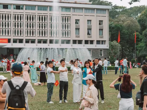 TPHCM: Không phải cứ mang máy ảnh vào Dinh Độc Lập là phải trả 500.000 đồng